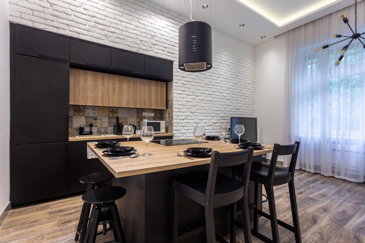 Alder Bridge Apartment Budapest Eksteriør bilde